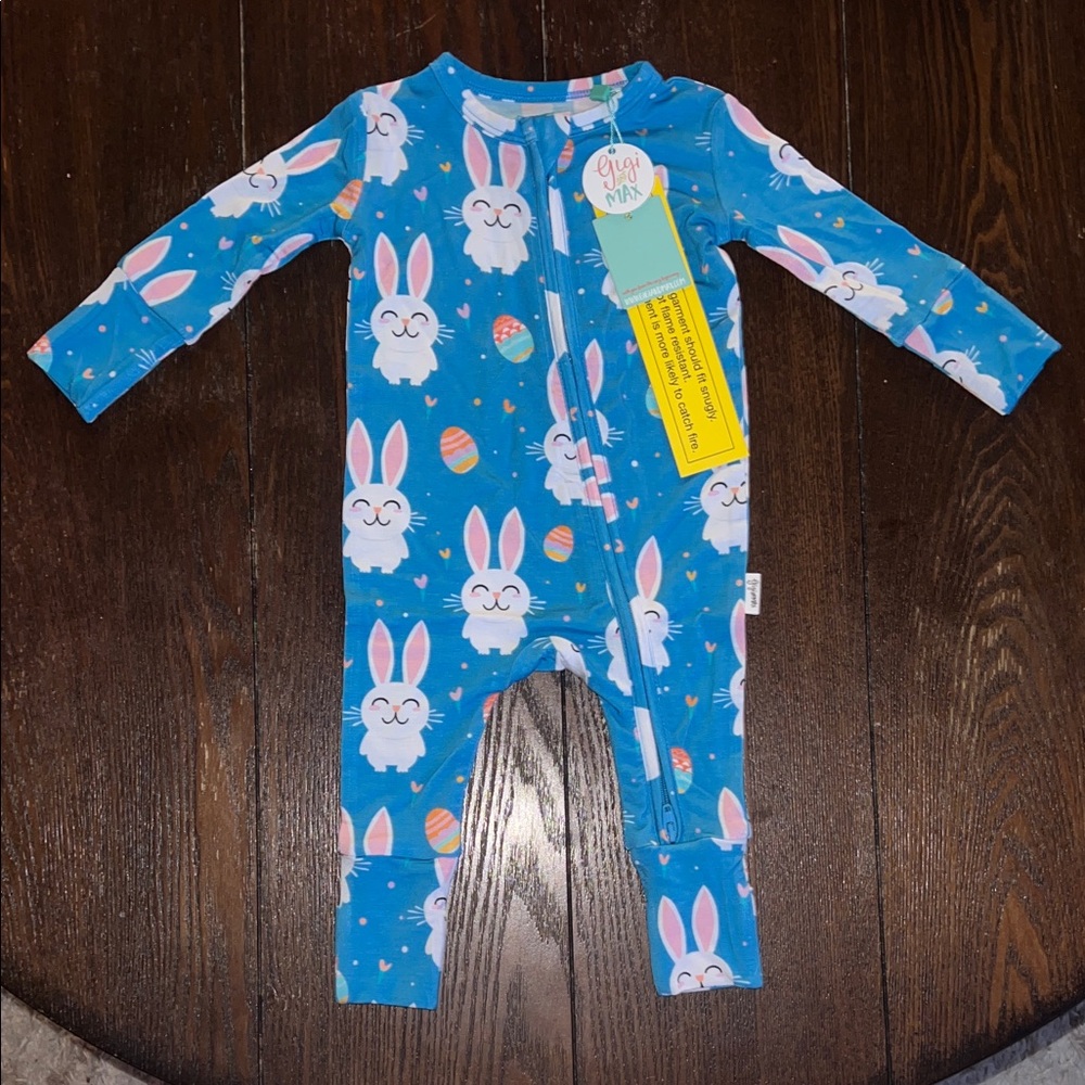 NWT Gigi and Max zip footie